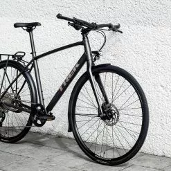 Trek FX 3 Disc Equipped 7 Trek FX 3 Disc Equipped -HERRECYKLER Butik FX3DiscEquipped 22 35107 A Portrait CPHBIKESHOP