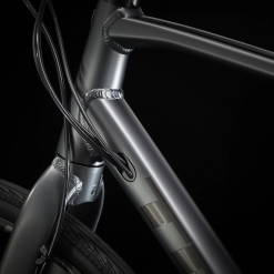 Trek FX 2 Disc -HERRECYKLER Butik Trek FX 2 DISC SatinLithiumGrey indvendig kabel