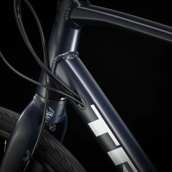 Trek FX 2 Disc -HERRECYKLER Butik Trek FX 2 DISC SatinNauticalNavy indvendig kabel